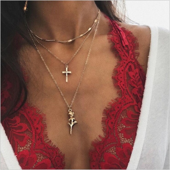 Jewelry - Brand New Gold Tone Layered Necklace